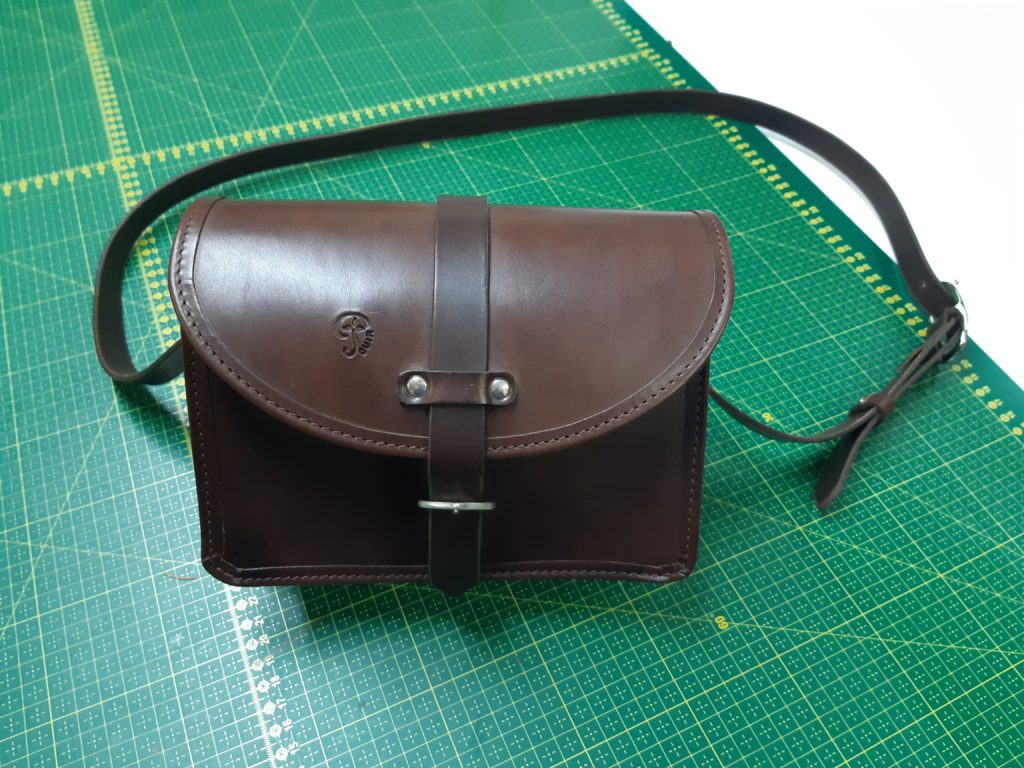 Petit sac à main en bandoulière cuir